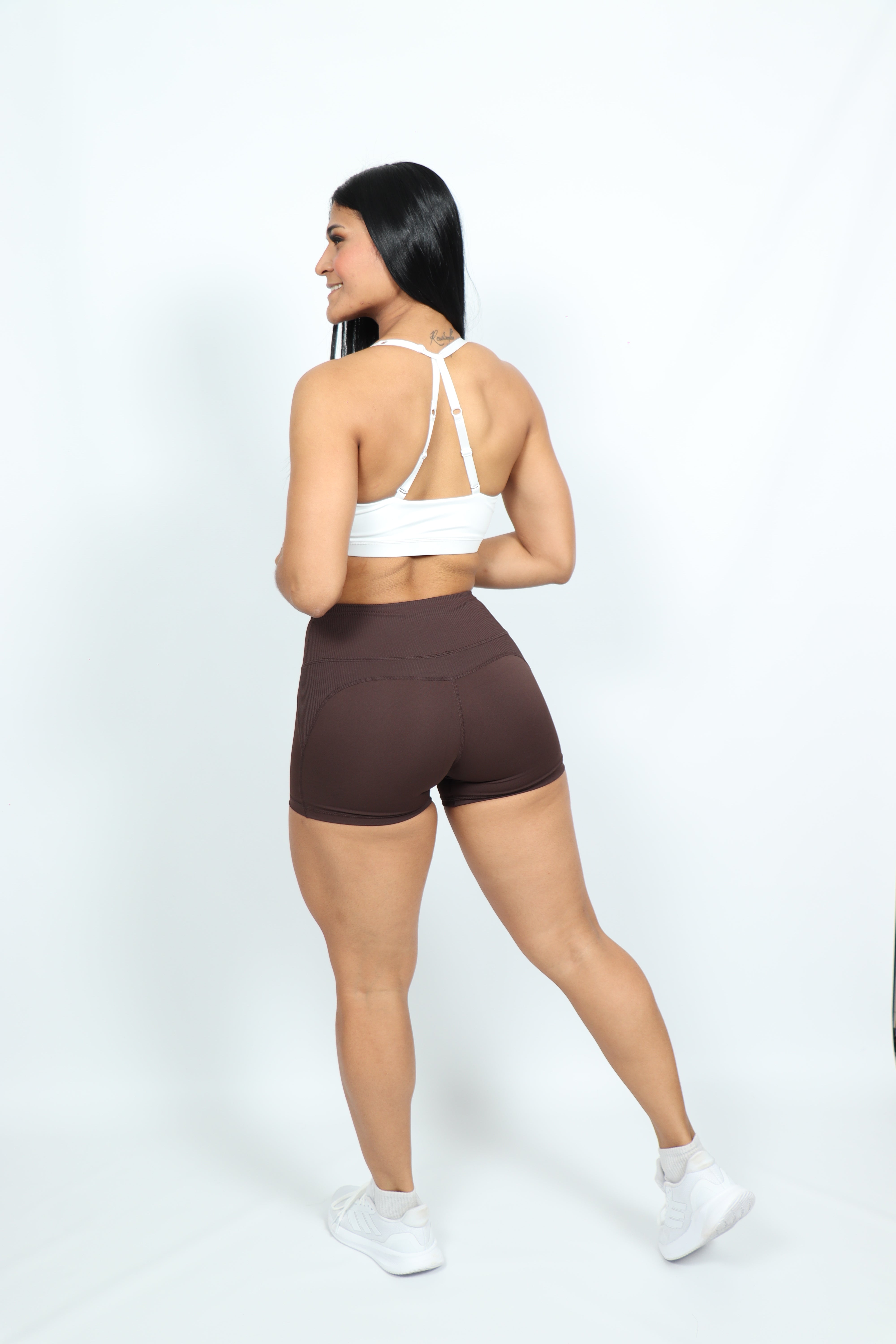 Short Niara